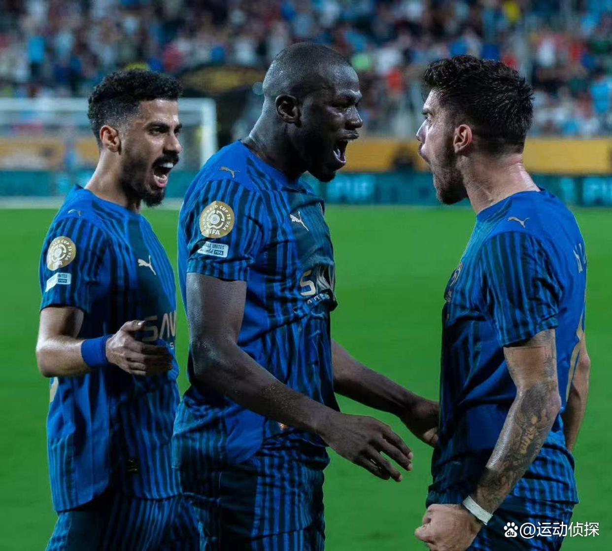 乐鱼- 曼城转会期遗憾出局;志在欧冠名次提升;气氛紧张;轮换策略成焦点