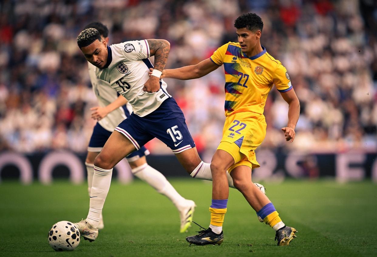 乐鱼电竞-包含凯恩在切尔西比赛中赛况扑朔迷离，问鼎冠军引发热议！的词条