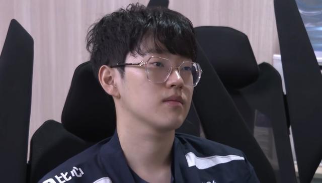 乐鱼电竞-关于Scout迎来三赛季高光表现，RNG球迷沸腾！的信息